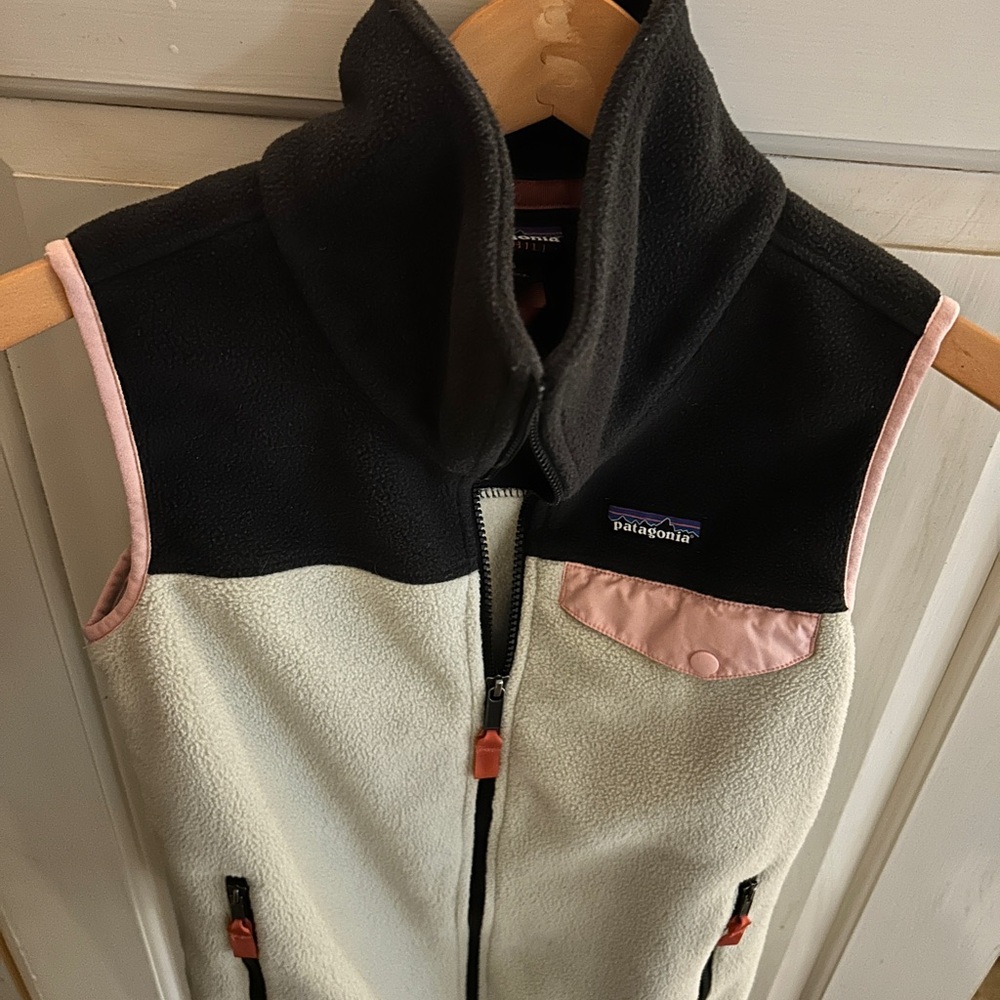 Women's Patagonia Synchilla Vest - Picture 5 of 7